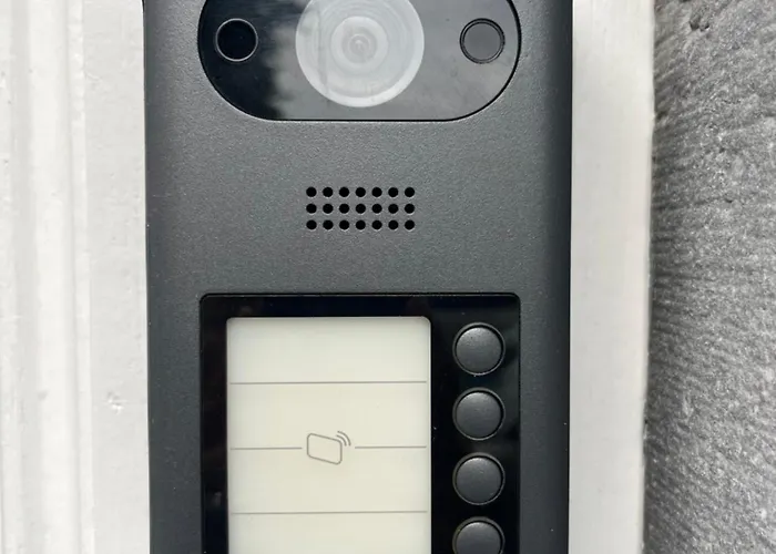 Nomad - Bronckart 10 *